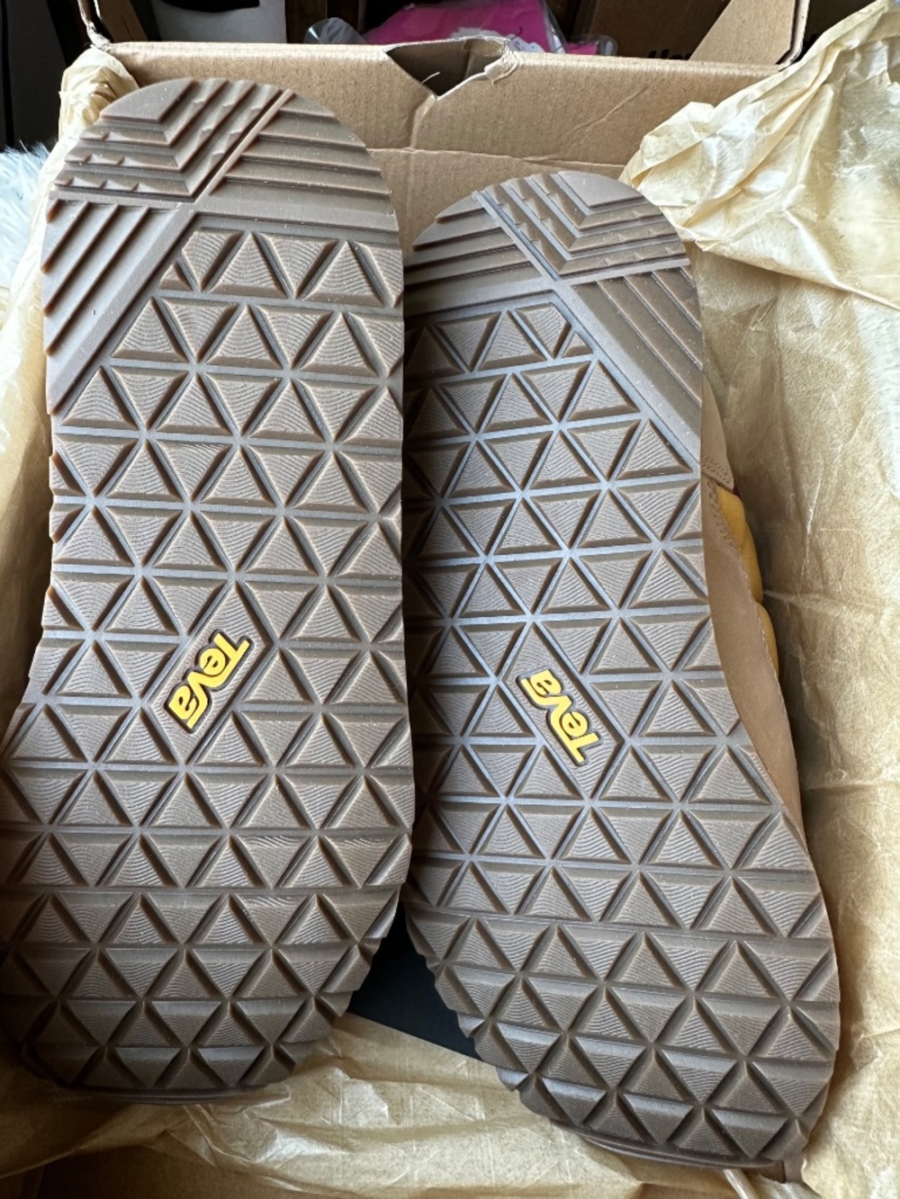 Teva Womens Reember Commute Wp Sneaker size 5 NIB - Picture 4 of 4